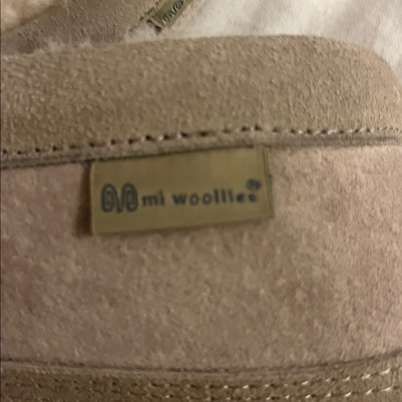 (8/9) Wi Woolies Women’s Suede Shearling Moccasin Slippers - Picture 4 of 7
